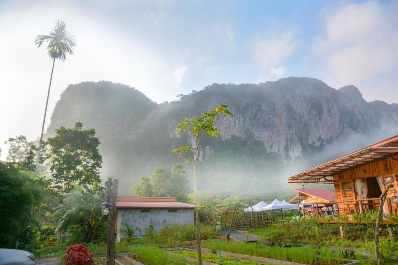 Bansuanphutarn Hotel Ban Pha Saeng Lang Bagian luar foto