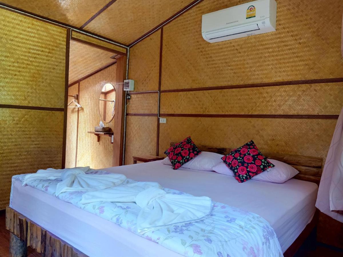 Bansuanphutarn Hotel Ban Pha Saeng Lang Bagian luar foto