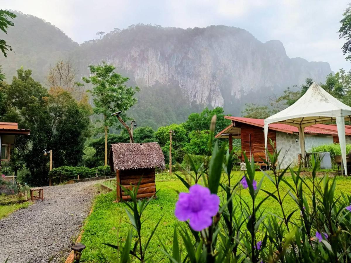 Bansuanphutarn Hotel Ban Pha Saeng Lang Bagian luar foto