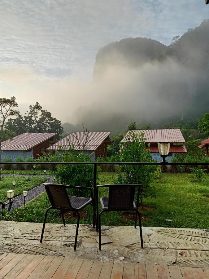 Bansuanphutarn Hotel Ban Pha Saeng Lang Bagian luar foto