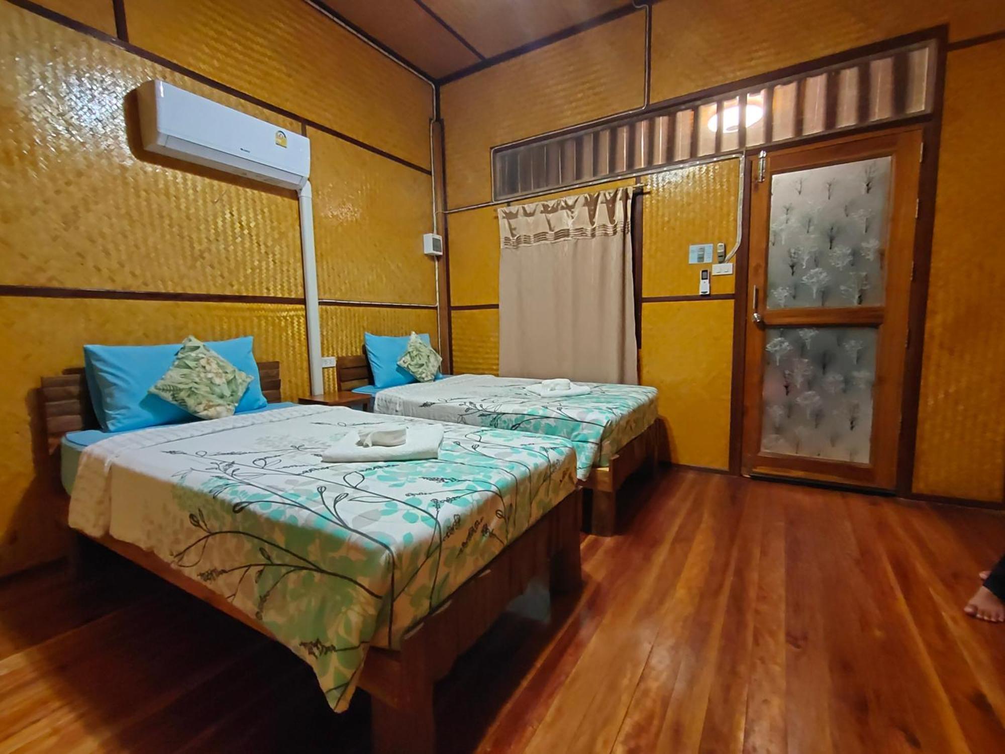 Bansuanphutarn Hotel Ban Pha Saeng Lang Bagian luar foto