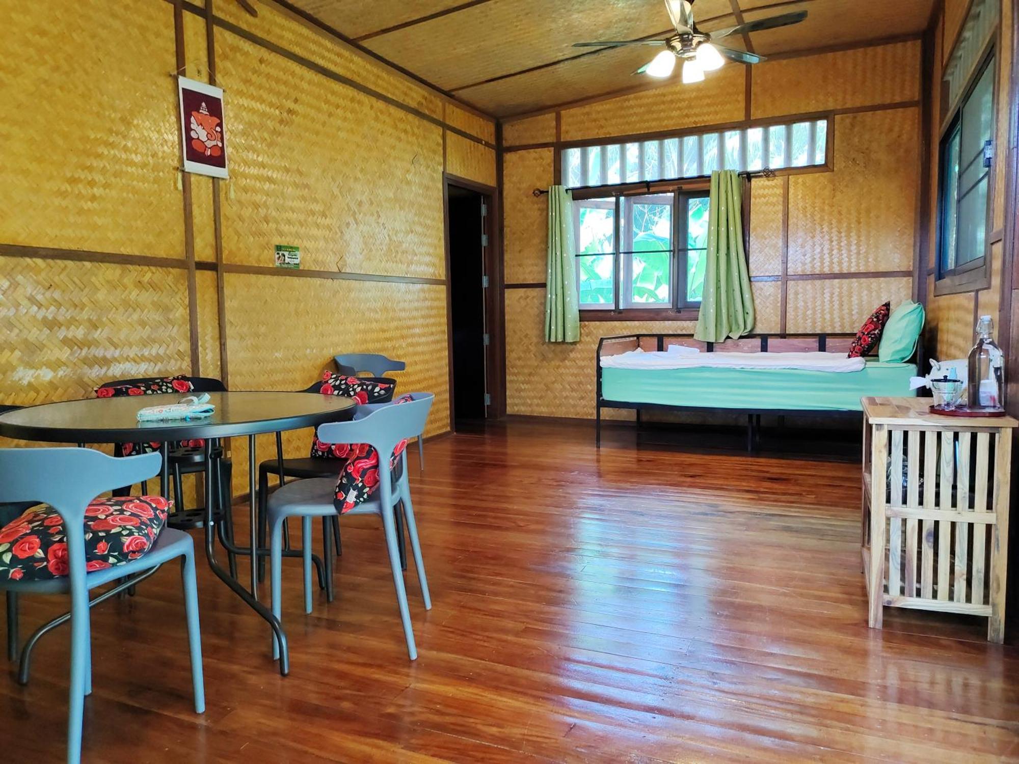 Bansuanphutarn Hotel Ban Pha Saeng Lang Bagian luar foto